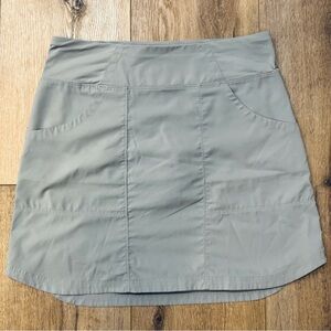 Patagonia Women’s Tech Skort with Inner Shorts Gray, EUC, size S